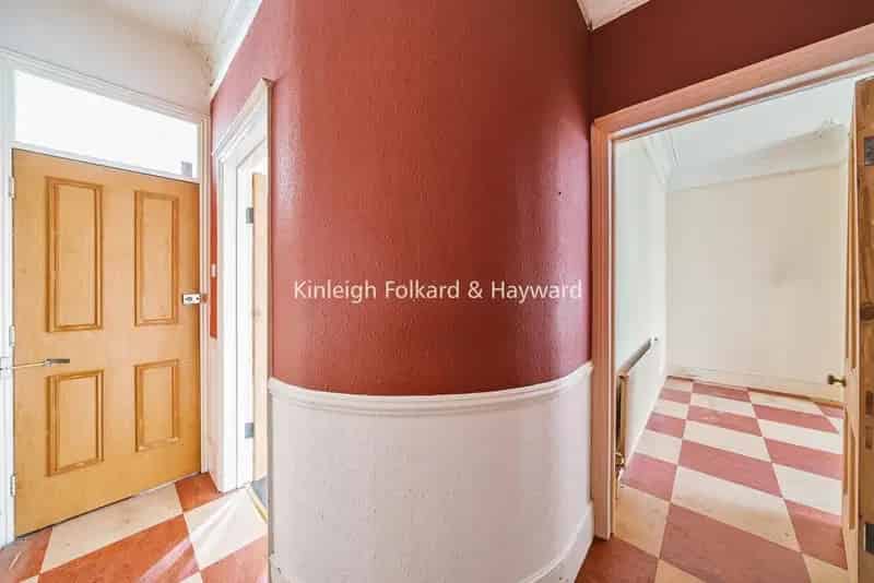 Flat For Sale , London, England