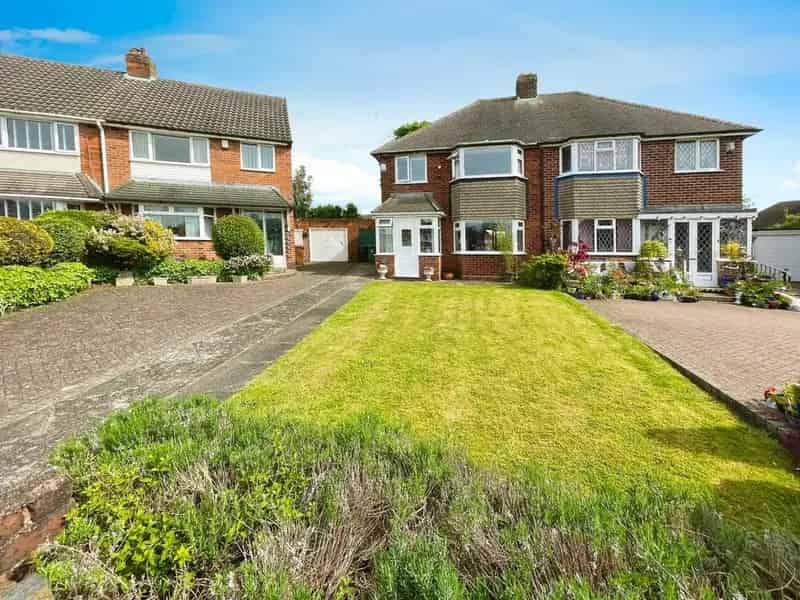 3 Bedroom Semi Detached House For Sale Great Barr
