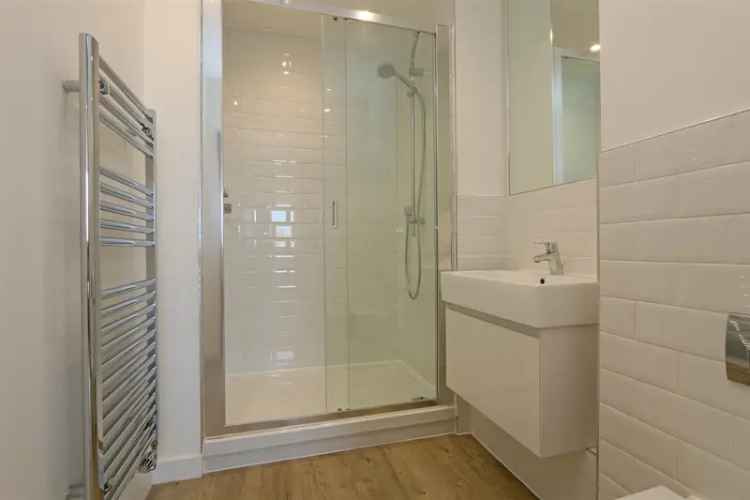 2 Bedroom Flat To Rent Tooting High Street Modern 707 sq ft
