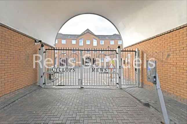 Townhouse for Rent Cyclops Mews Isle of Dogs Canary Wharf