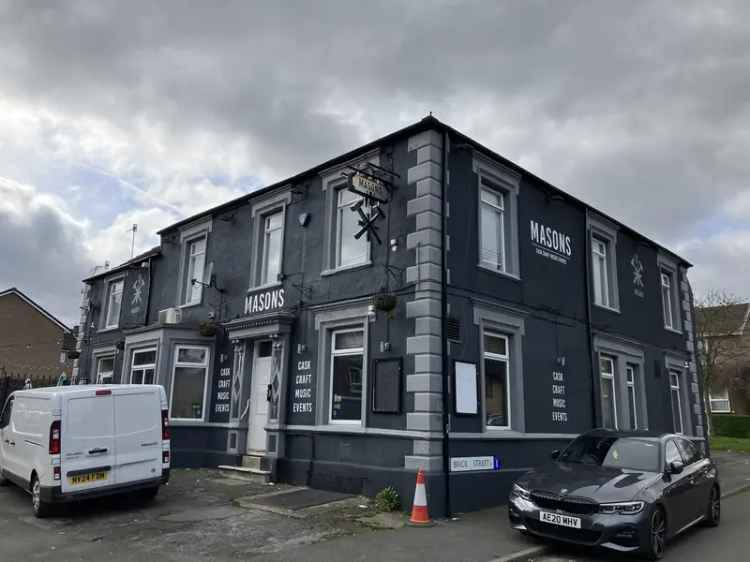 Freehold Detached Pub with Living Accommodation and Beer Terrace