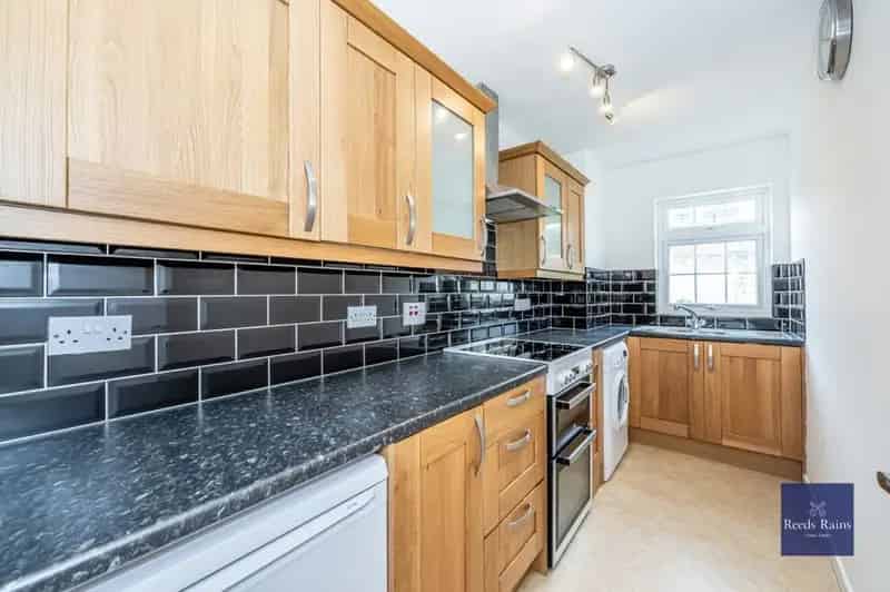 1 Bedroom Flat for Sale near Elephant Castle London SE17