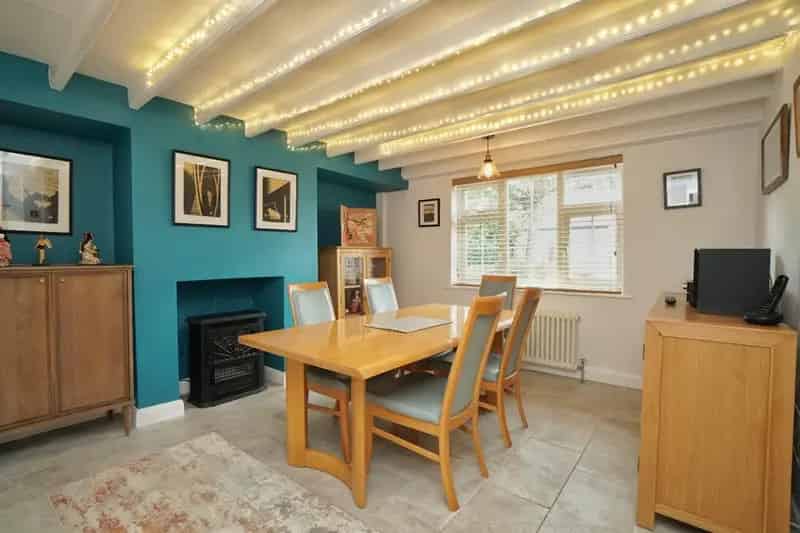 4 bedroom House
 For Sale