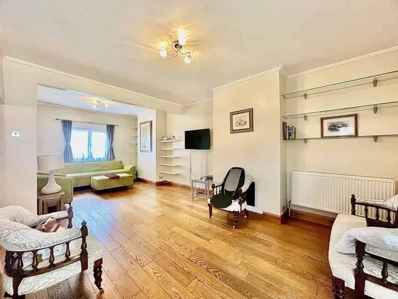 3 Bedroom End of Terrace House to Rent