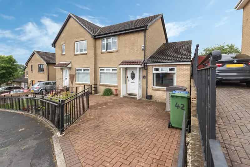 3 Bedroom Semi-Detached House for Sale in Scotland
