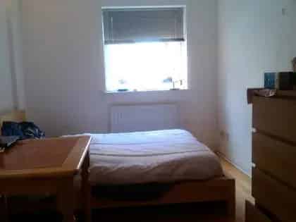 3 Bedroom Flat in Poplar East London Near DLR
