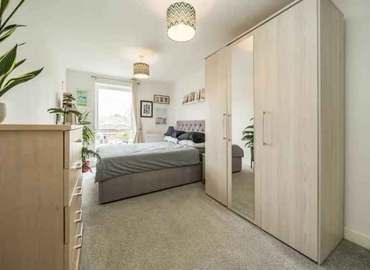 Flat For Sale in Colchester, England