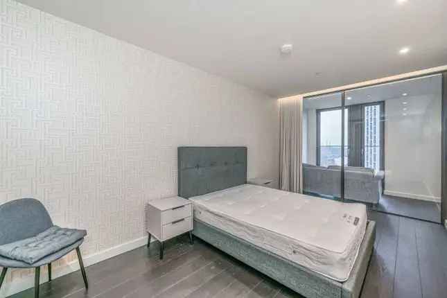 Flat to rent in Vauxhall, Vauxhall, London SW8