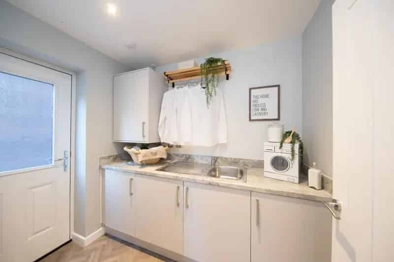 4 Bedroom Detached House For Sale Near Transport Links