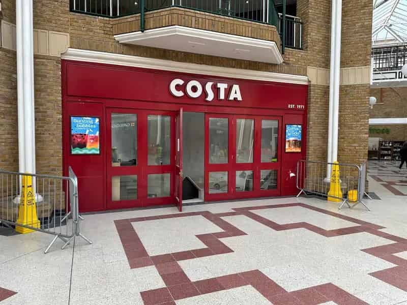 Retail Unit in Burgess Hill Market Place Shopping Centre