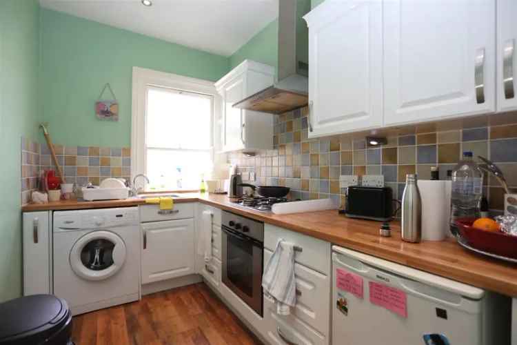 2 Bedroom Maisonette Near Brighton Station