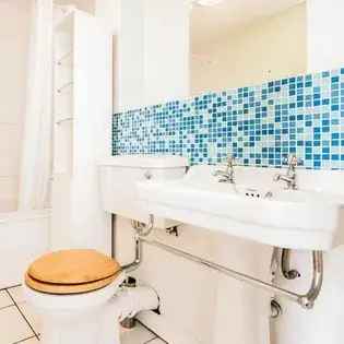 3 Double Bedroom Victorian Terraced House Manchester