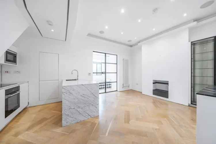 Flat For Sale in London, England