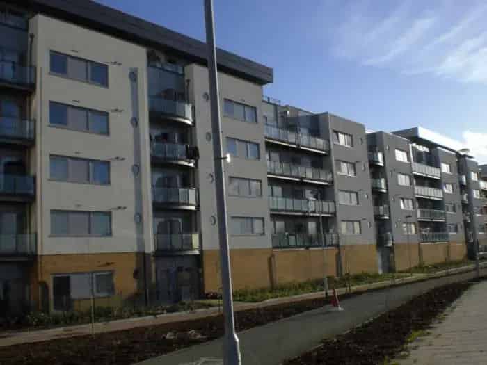 2 Bedroom Apartment with River Thames Views
