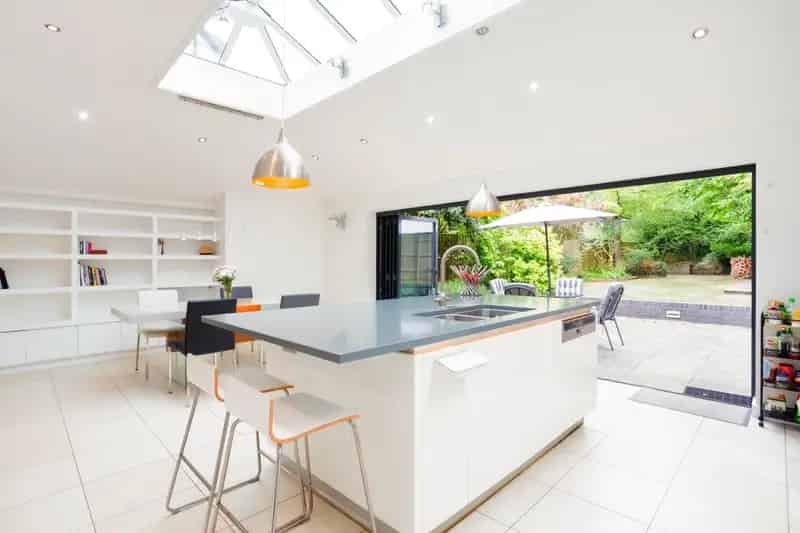 4 Bedroom Semi Detached House to Rent
