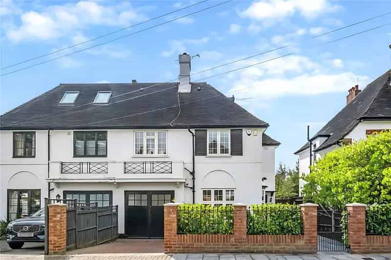 5 bedroom house in Southfields