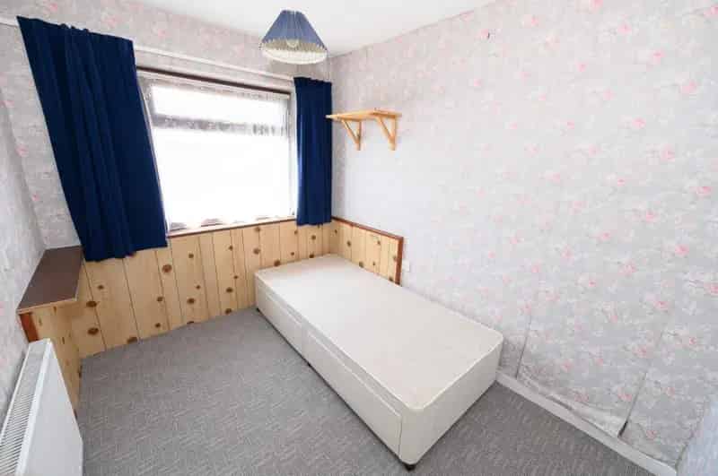 3 Bed End Terrace House For Sale