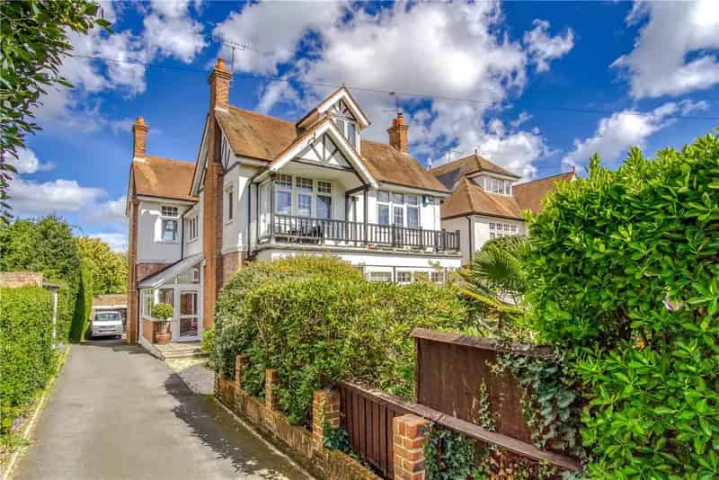 1 Bedroom Flat Poole Ashley Cross Modern Apartment Near Train Station
