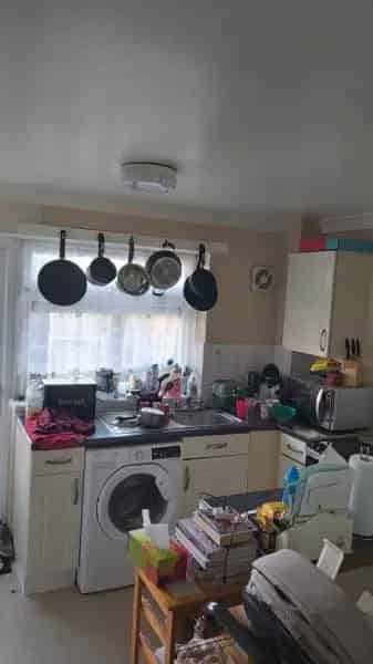Large 2 Bed House Near Amenities