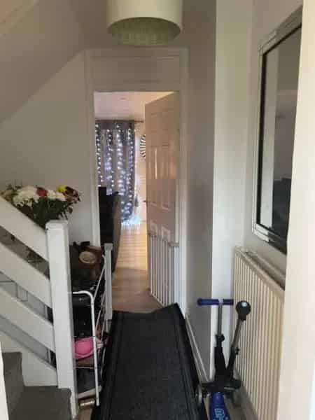2 Bed House Near Schools Shops Newly Decorated