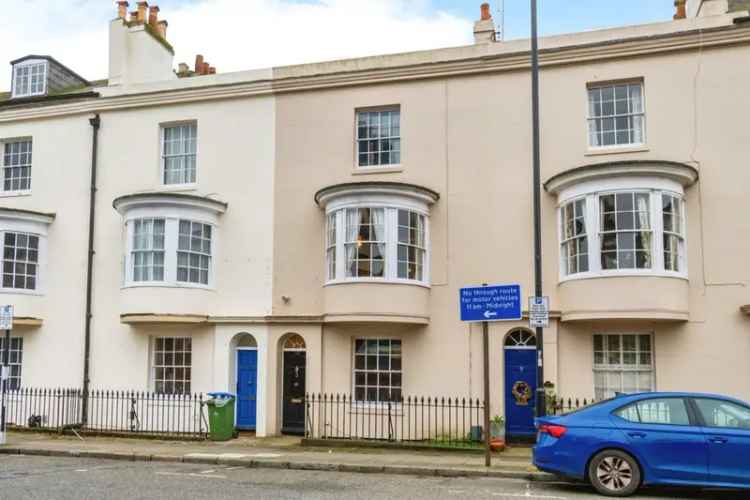 3-Bedroom Townhouse Southampton City Centre Grade II Listed Refurbished