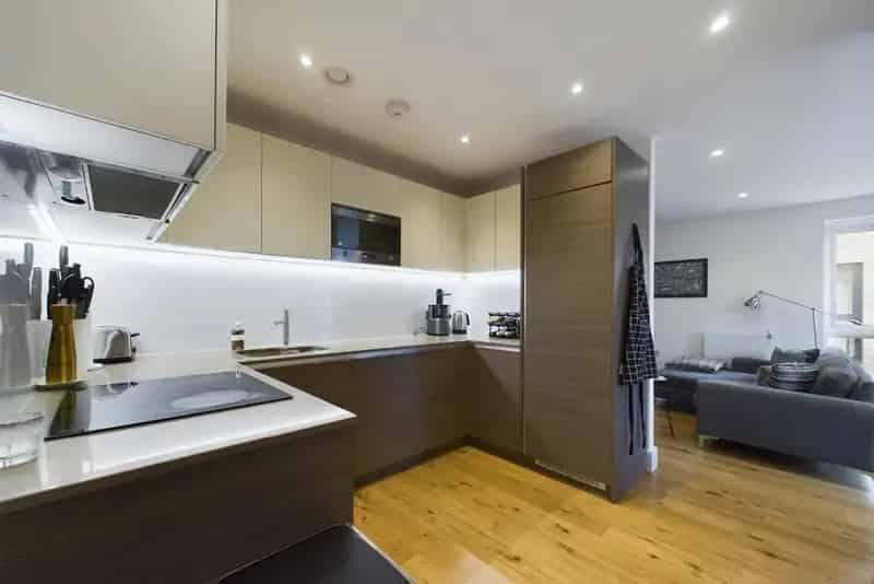 2-Bedroom Apartment with Balcony and Lift
