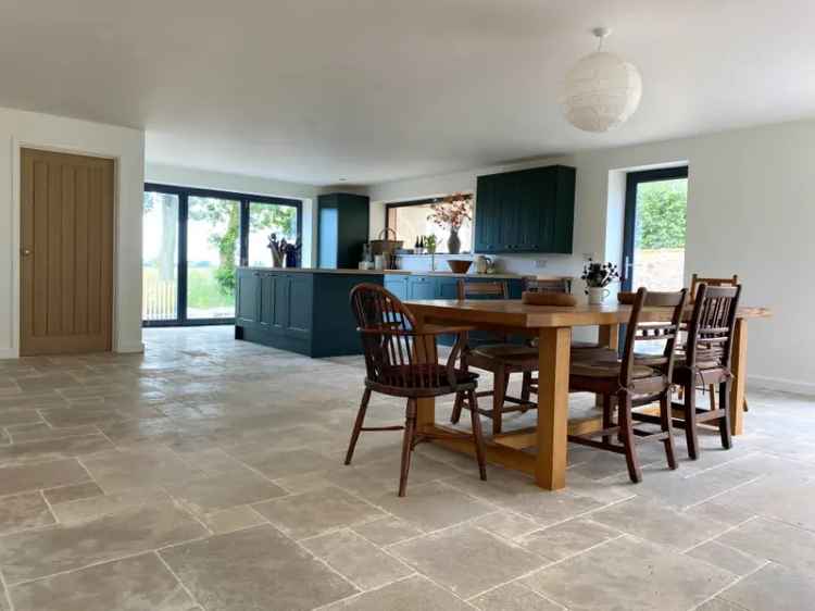 4 Bedroom Barn Conversion Mautby Norfolk
