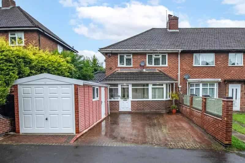4 Bedroom End of Terrace House for Sale