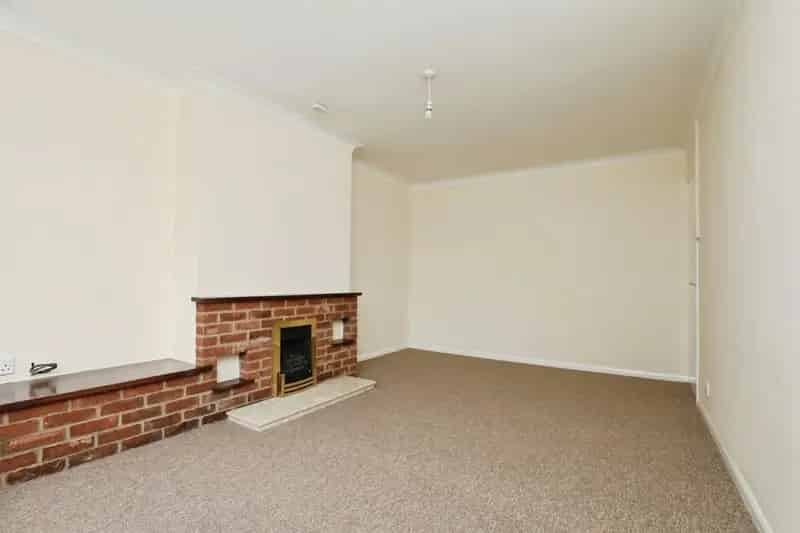 3 Bed Detached Bungalow Modern Kitchen & Bathroom NR1