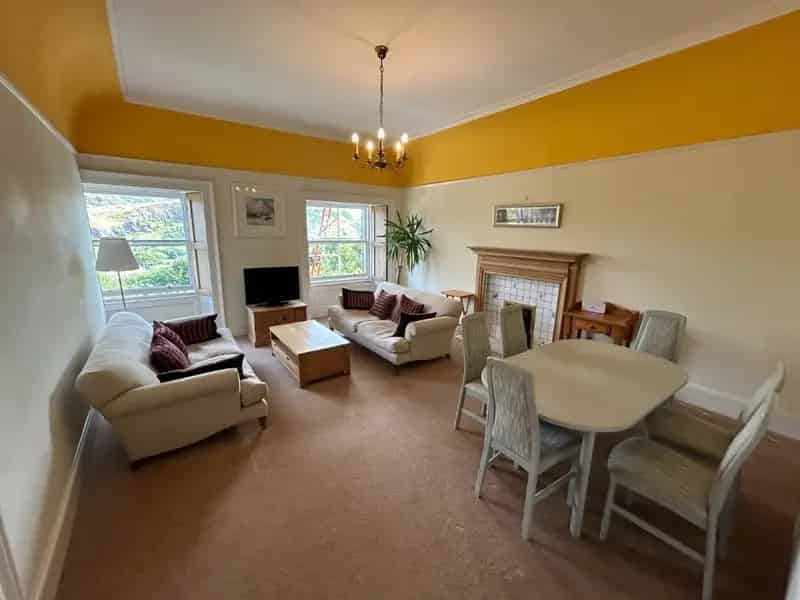 3 Bedroom Flat to Rent in Edinburgh