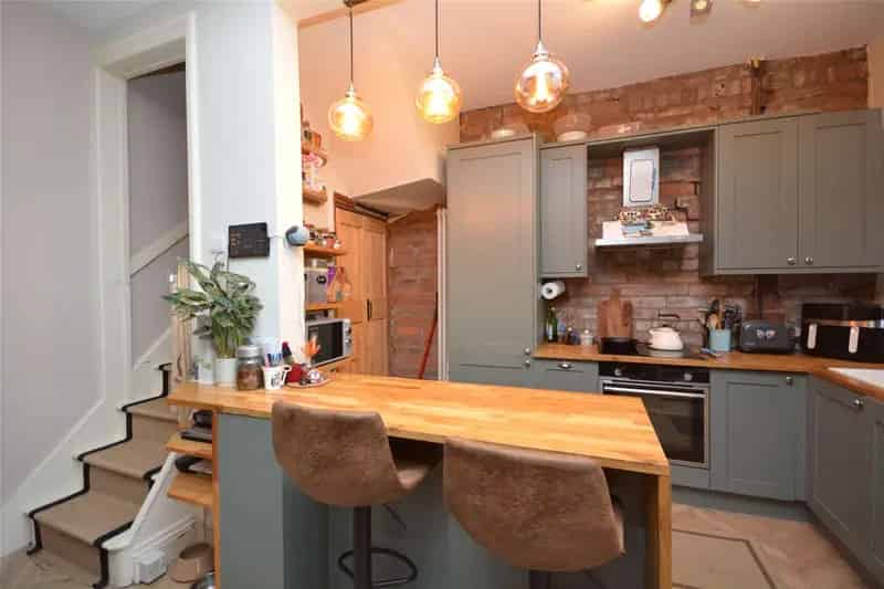 Charming 3-Bedroom Terraced Home with Modern Updates