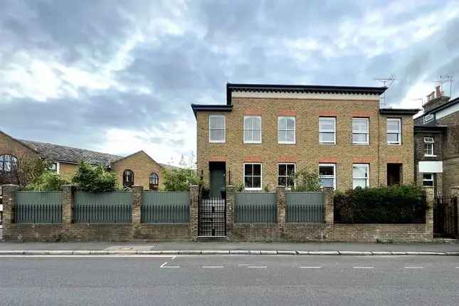 End terrace house for sale in Terrace Road, London E9