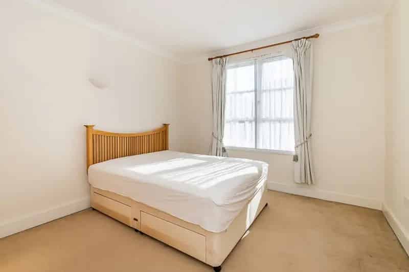 2 Bedroom Flat for Sale in Wimbledon Central