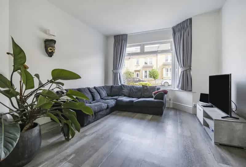 3 Bedroom Terraced House for Sale Ivy Avenue Parking Garden Planning Consent