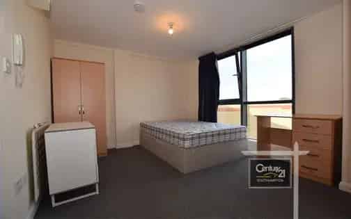 Southampton City Centre Studio Flat Near Solent University