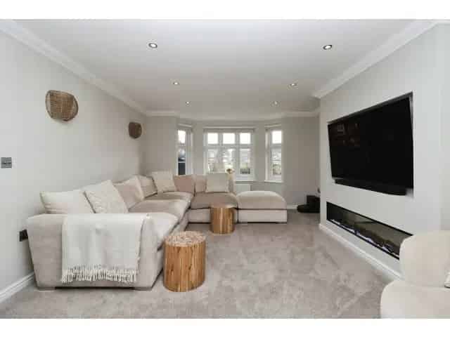 4 Bedroom Detached House for Sale in Duloch