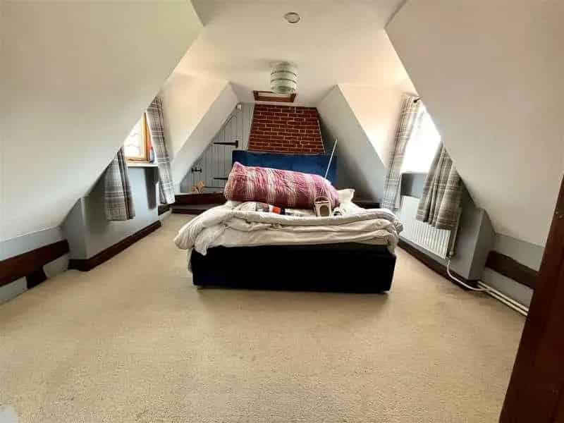 3 Bed Grade II Listed Equestrian Cottage for Sale