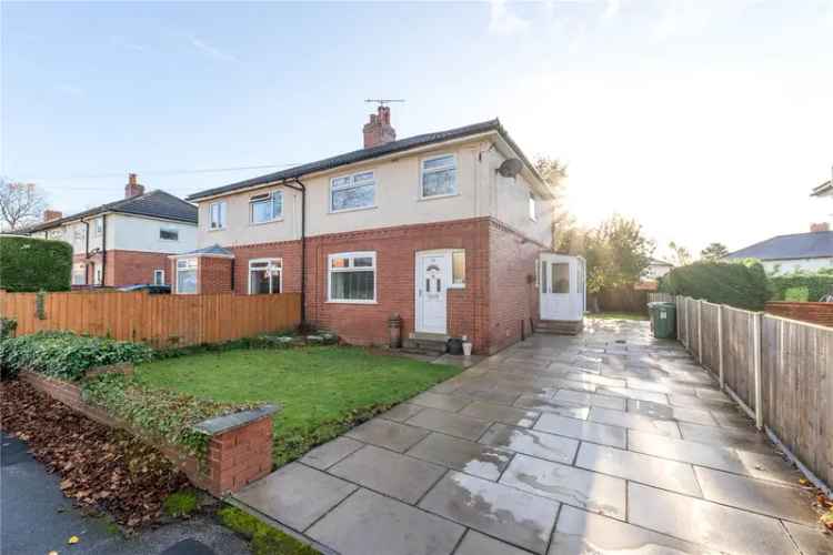 House For Sale in Leeds, England