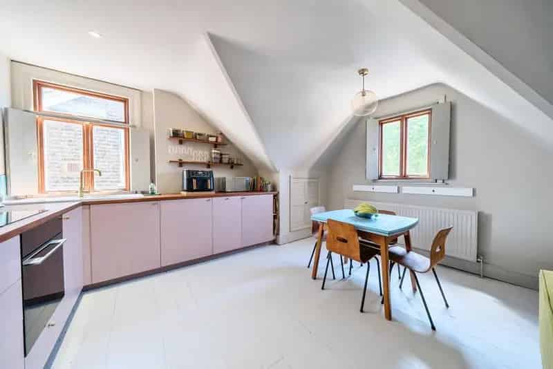 Spacious Two-Bedroom Edwardian Conversion in Culverley Green