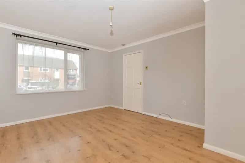 3 Bedroom End Terrace House for Sale