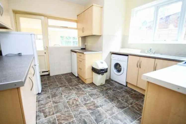 5 Bedroom Detached House Near Talbot Campus