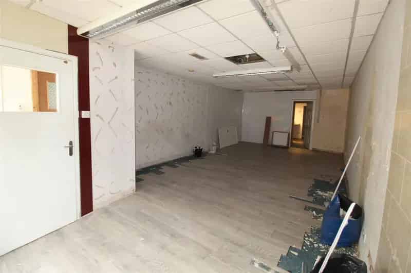 Shop Front Commercial Property To Let Town Centre Location