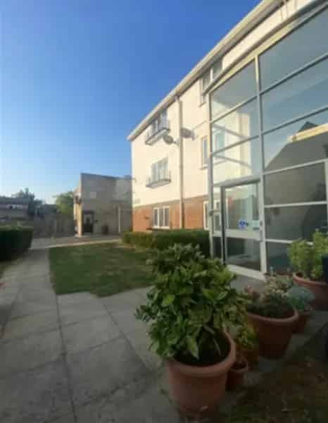 Ground Floor Wheelchair Accessible Flat Near Amenities