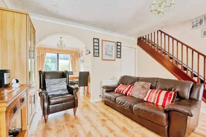 3 Bed Semi-Detached House for Sale No Onward Chain