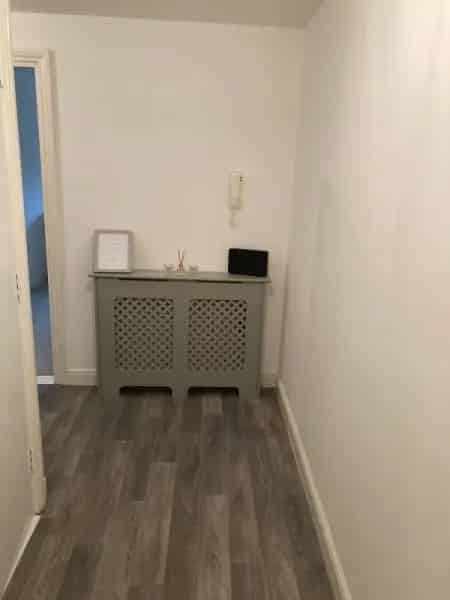 2 Bed Flat Kings Langley Pets Allowed Private Parking