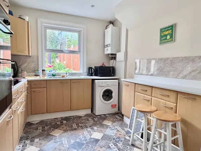 4 Bedroom Mid Terrace House Folkestone Kent