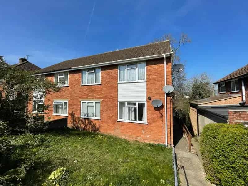 2 Bedroom Maisonette for Sale