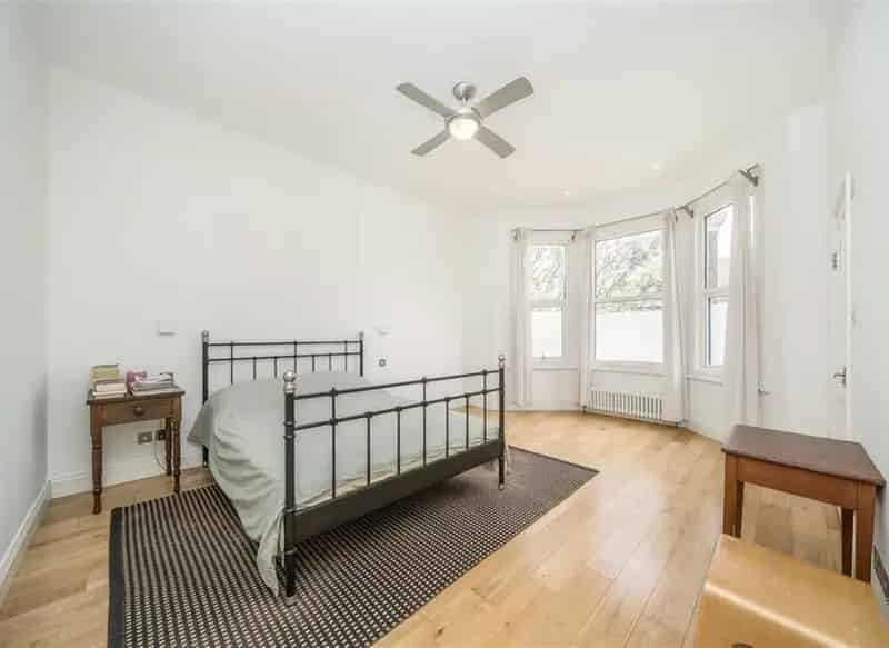 Victorian House Near Mountsfield Park 3 Double Bedrooms 2038 Sq Ft