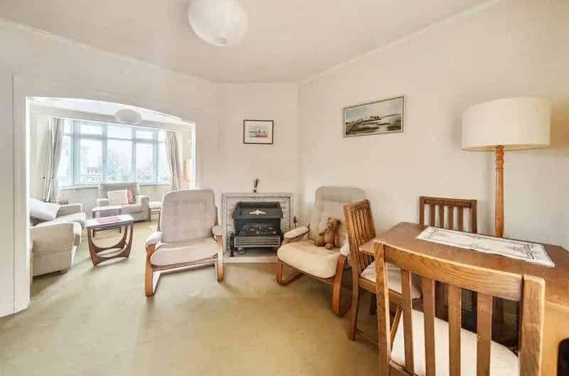 3 Bed House For Sale - Modernisation Project