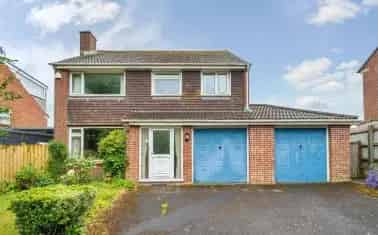 Four Bedroom Detached House with Lovely Views Bridport